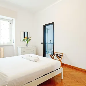 S. Maria Valle Roomy Flat Appartamento Milano